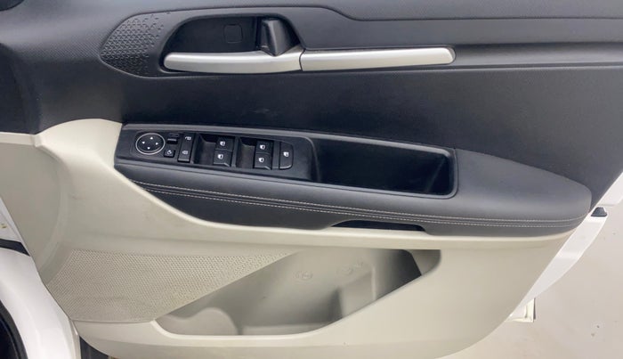 2020 KIA SONET HTX 1.0 IMT, Petrol, Manual, 42,801 km, Driver Side Door Panels Control