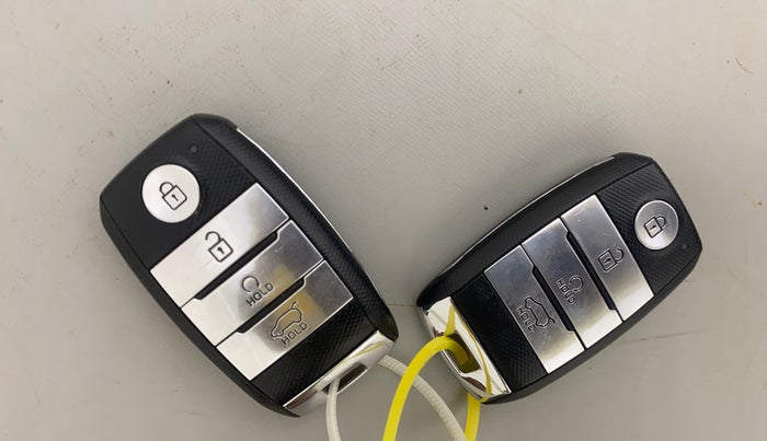 2020 KIA SONET HTX 1.0 IMT, Petrol, Manual, 42,801 km, Key Close Up