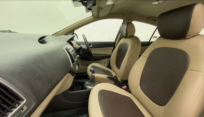 2014 Hyundai i20 SPORTZ 1.2, Petrol, Manual, 85,355 km, Right Side Front Door Cabin