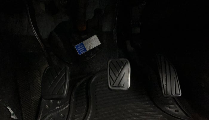 2016 Maruti Baleno DELTA PETROL 1.2, Petrol, Manual, 95,581 km, Pedals