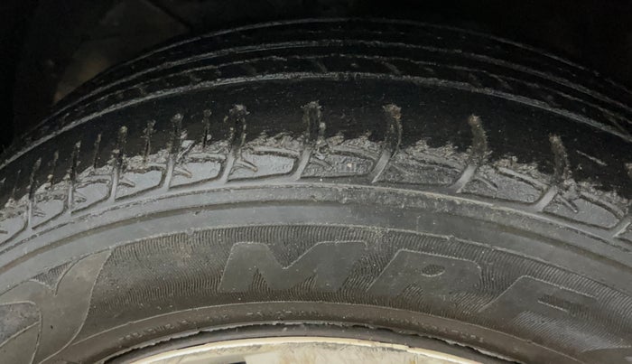 2016 Maruti Baleno DELTA PETROL 1.2, Petrol, Manual, 95,581 km, Left Front Tyre Tread