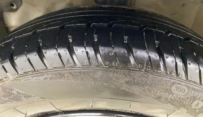 2014 Honda Brio S MT, Petrol, Manual, 48,307 km, Left Front Tyre Tread