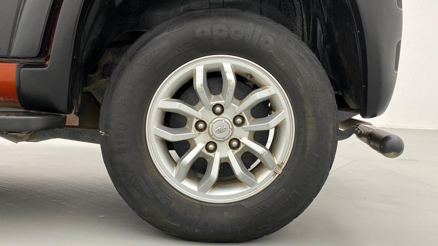 2016 Mahindra TUV300 T8, Diesel, Manual, 55,597 km, Left Rear Wheel