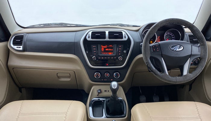 2016 Mahindra TUV300 T8, Diesel, Manual, 55,597 km, Dashboard