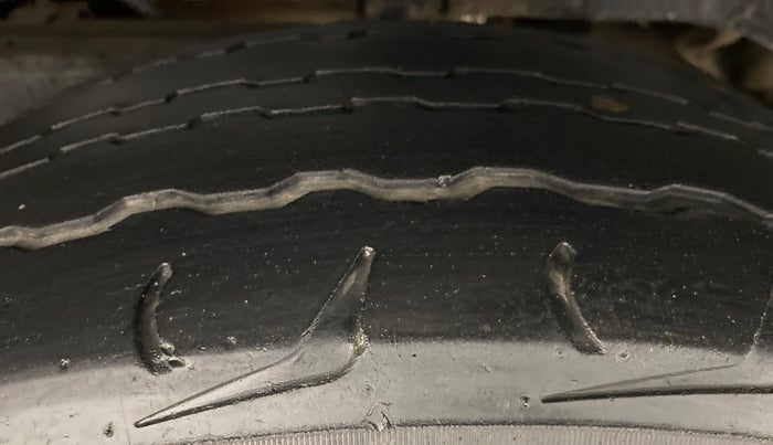 2016 Mahindra TUV300 T8, Diesel, Manual, 55,597 km, Left Rear Tyre Tread