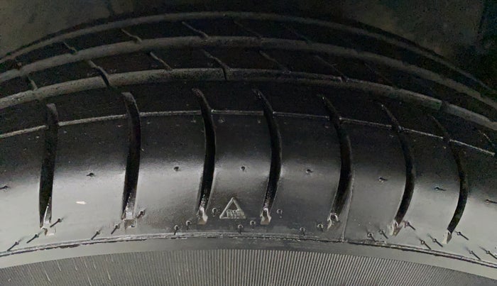 2012 Toyota Etios Liva G, Petrol, Manual, 24,434 km, Left Front Tyre Tread