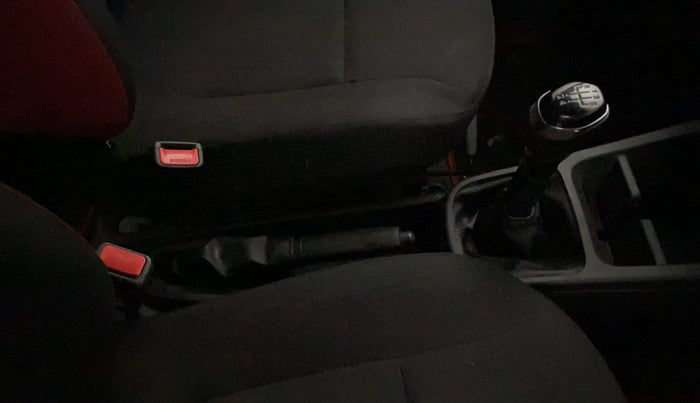 2022 Renault Kwid RXT 1.0, Petrol, Manual, 29,737 km, Gear Lever