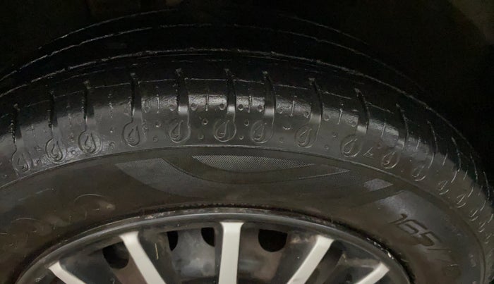 2022 Renault Kwid RXT 1.0, Petrol, Manual, 29,737 km, Left Front Tyre Tread