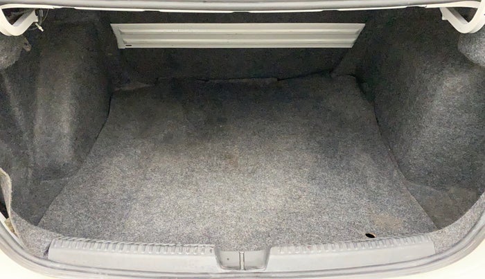 2016 Volkswagen Vento HIGHLINE PETROL AT, Petrol, Automatic, 1,03,296 km, Boot Inside