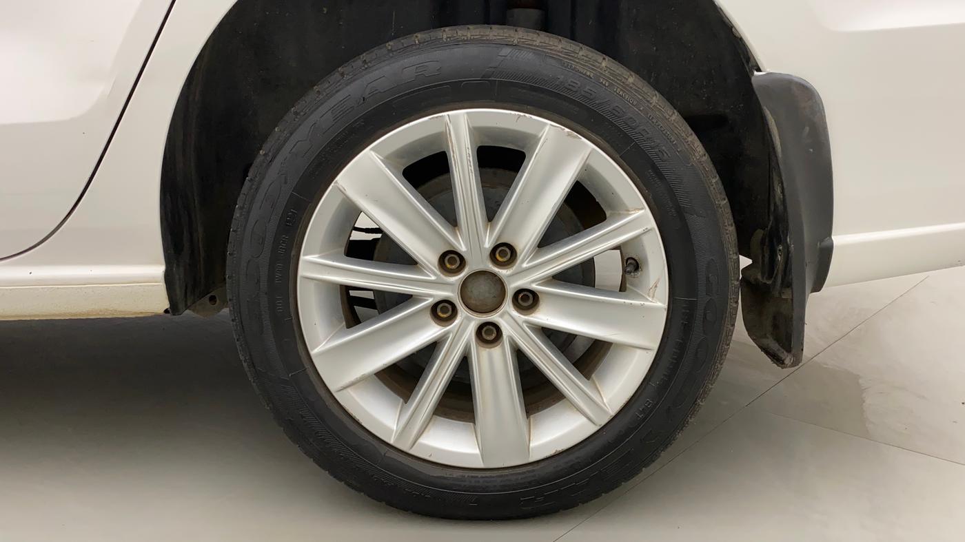 2016 Volkswagen Vento HIGHLINE PETROL AT, Petrol, Automatic, 1,03,296 km, Left Rear Wheel