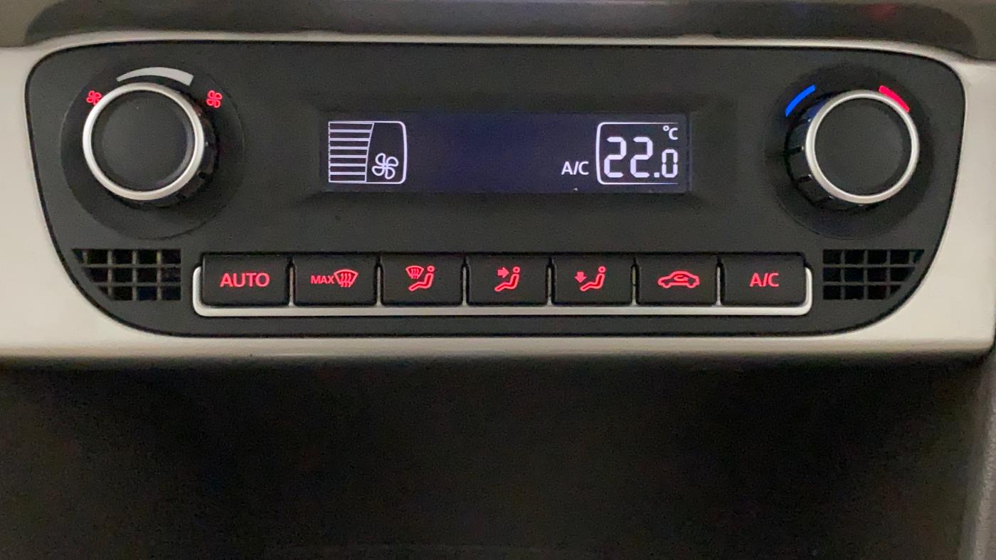 2016 Volkswagen Vento HIGHLINE PETROL AT, Petrol, Automatic, 1,03,296 km, Automatic Climate Control