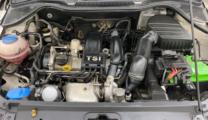 2016 Volkswagen Vento HIGHLINE PETROL AT, Petrol, Automatic, 1,03,296 km, Open Bonet