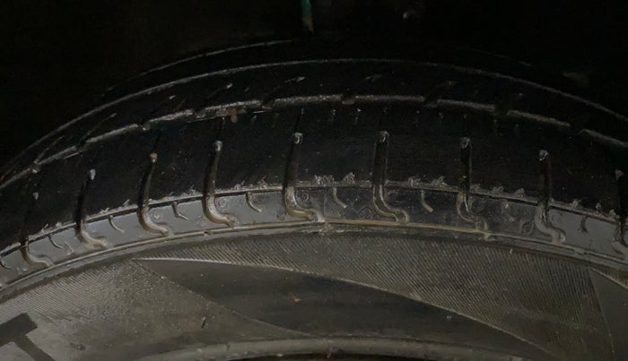 2020 Maruti New Wagon-R LXI CNG 1.0, CNG, Manual, 63,072 km, Right Front Tyre Tread