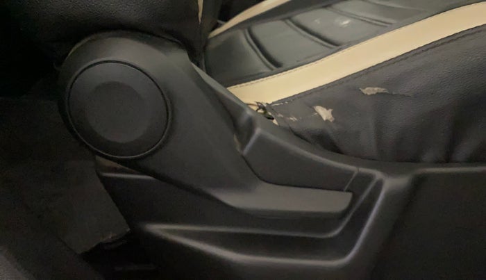 2020 Maruti New Wagon-R LXI CNG 1.0, CNG, Manual, 63,072 km, Driver Side Adjustment Panel