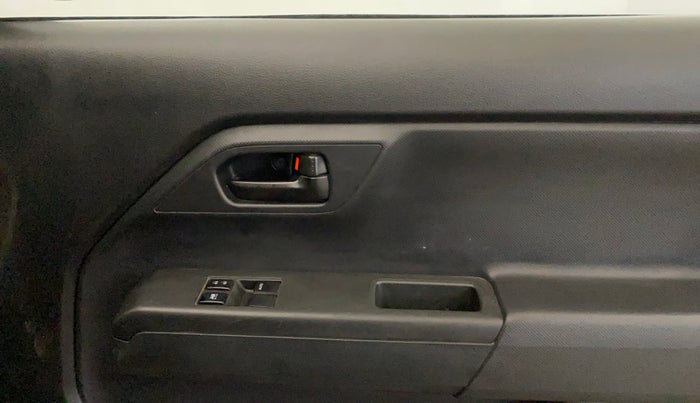 2020 Maruti New Wagon-R LXI CNG 1.0, CNG, Manual, 63,072 km, Driver Side Door Panels Control