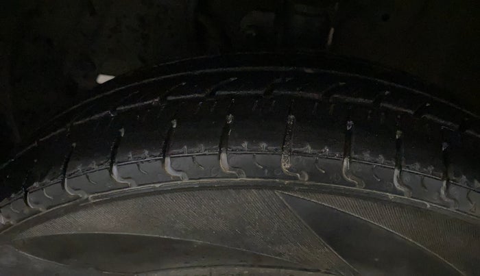 2020 Maruti New Wagon-R LXI CNG 1.0, CNG, Manual, 63,072 km, Left Front Tyre Tread