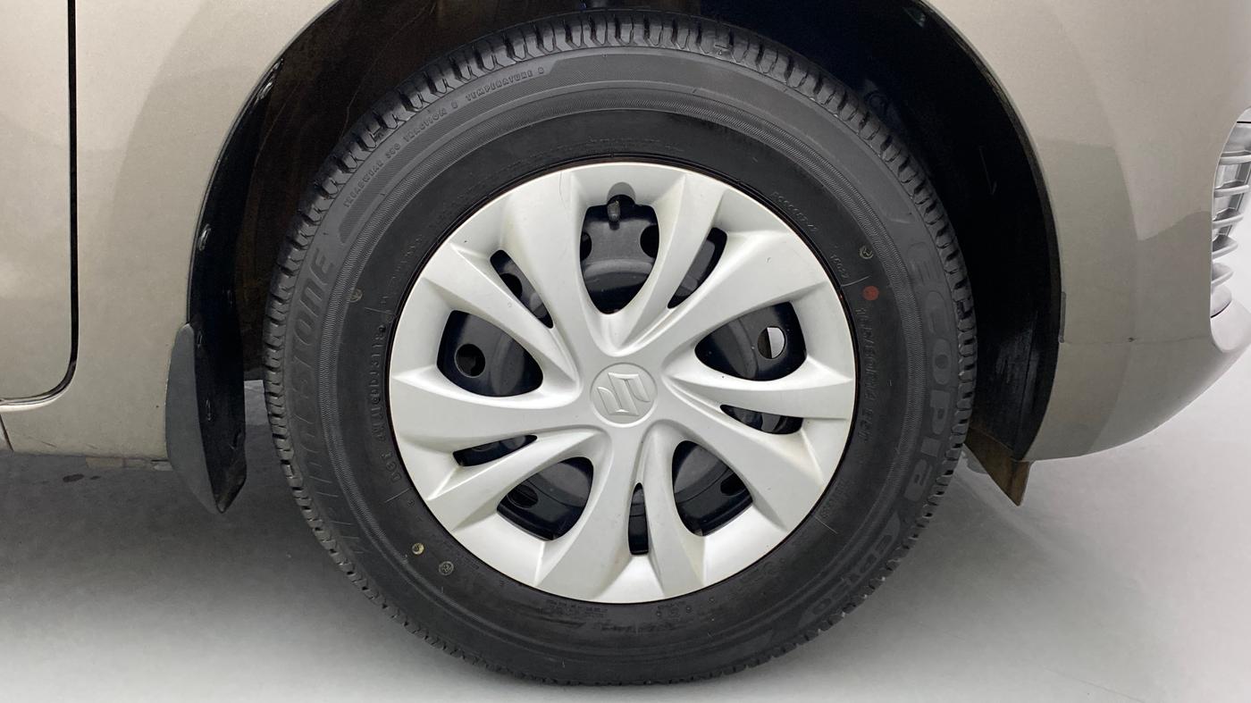 2018 Maruti Swift VXI D, Petrol, Manual, 17,239 km, Right Front Wheel