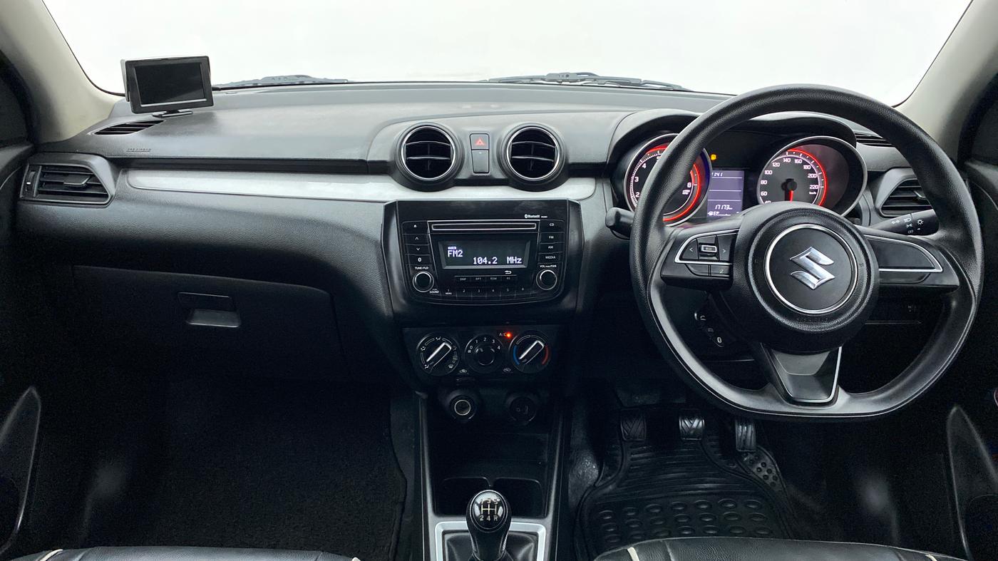 2018 Maruti Swift VXI D, Petrol, Manual, 17,239 km, Dashboard