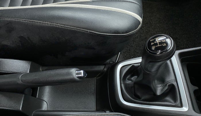 2018 Maruti Swift VXI D, Petrol, Manual, 17,239 km, Gear Lever