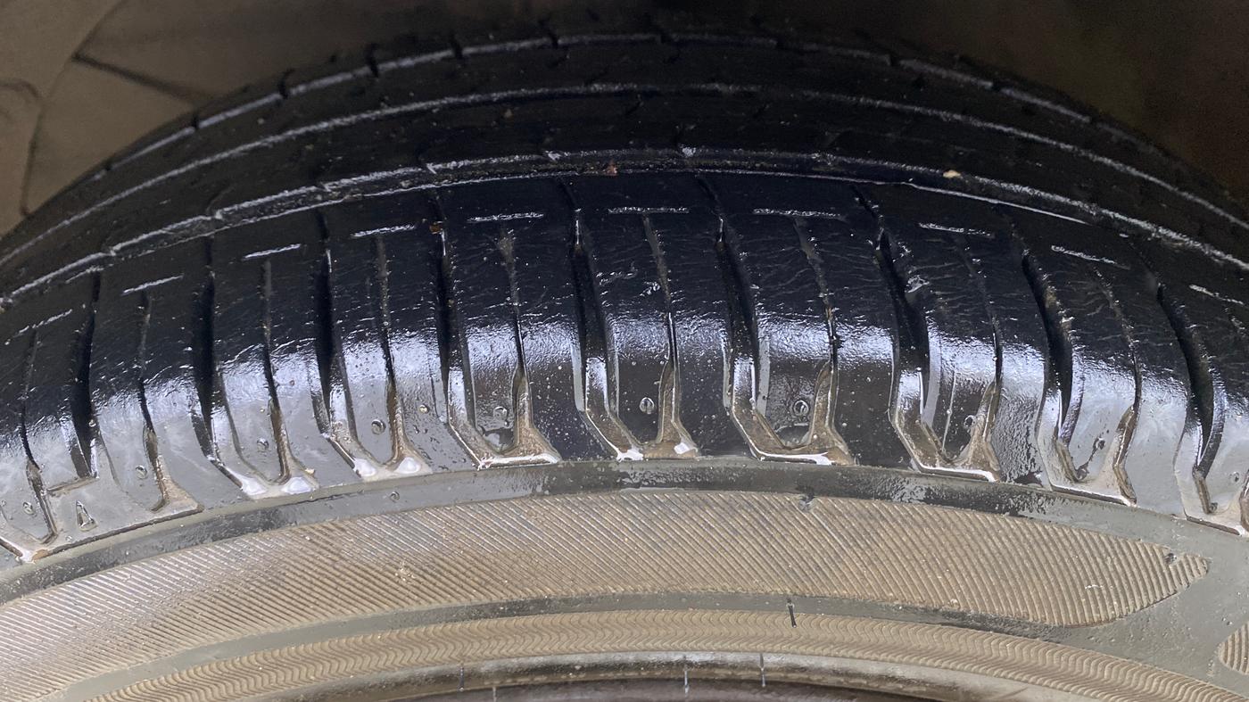 2022 Maruti Ertiga VXI SHVS, Petrol, Manual, 9,786 km, Left Front Tyre Tread