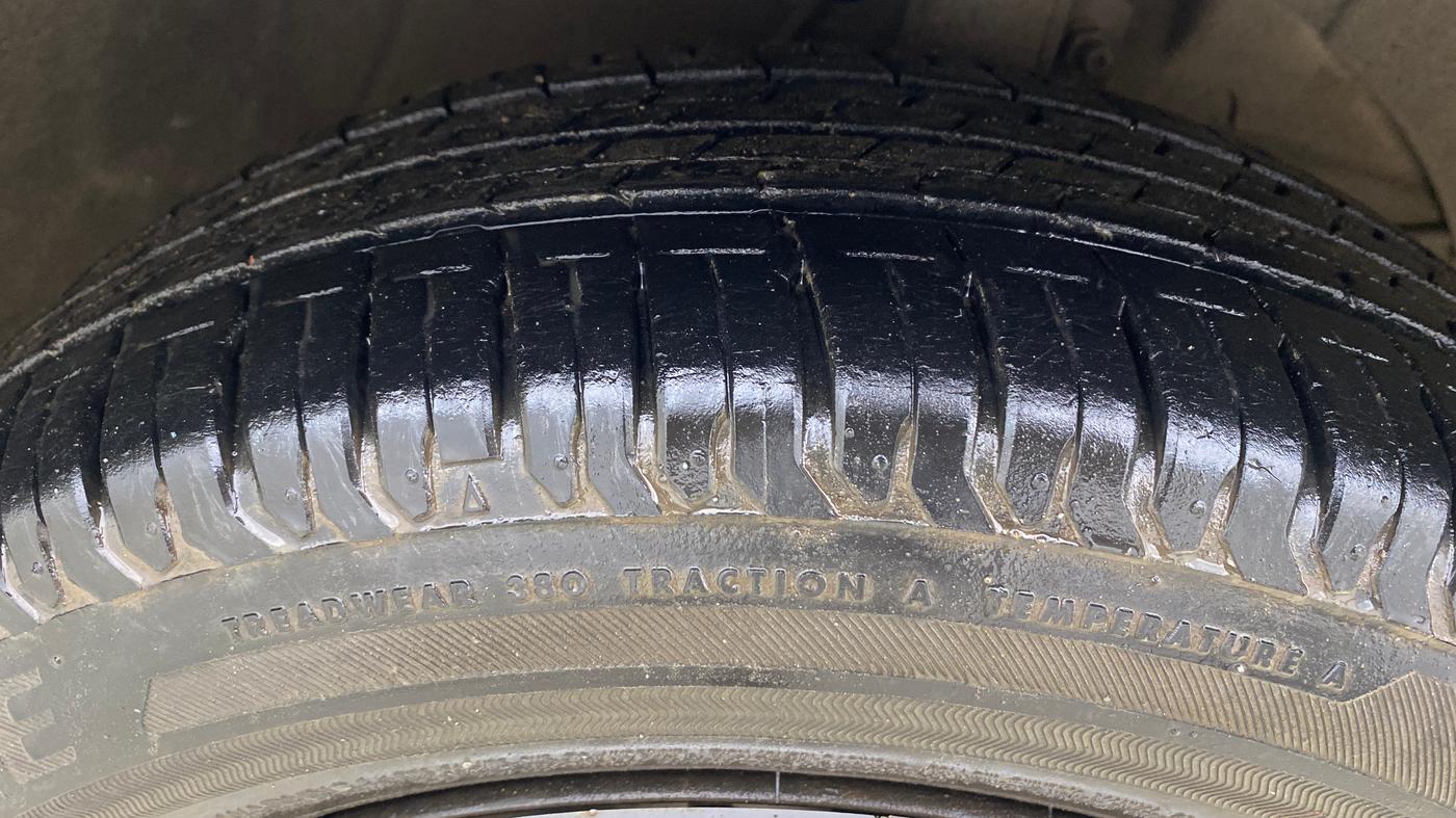 2022 Maruti Ertiga VXI SHVS, Petrol, Manual, 9,786 km, Right Front Tyre Tread