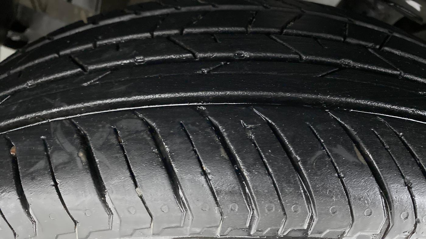 2021 Renault Kiger RXT 1.0 AMT, Petrol, Automatic, 10,893 km, Left Front Tyre Tread
