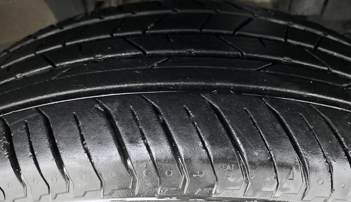 2021 Renault Kiger RXT 1.0 AMT, Petrol, Automatic, 10,893 km, Right Front Tyre Tread
