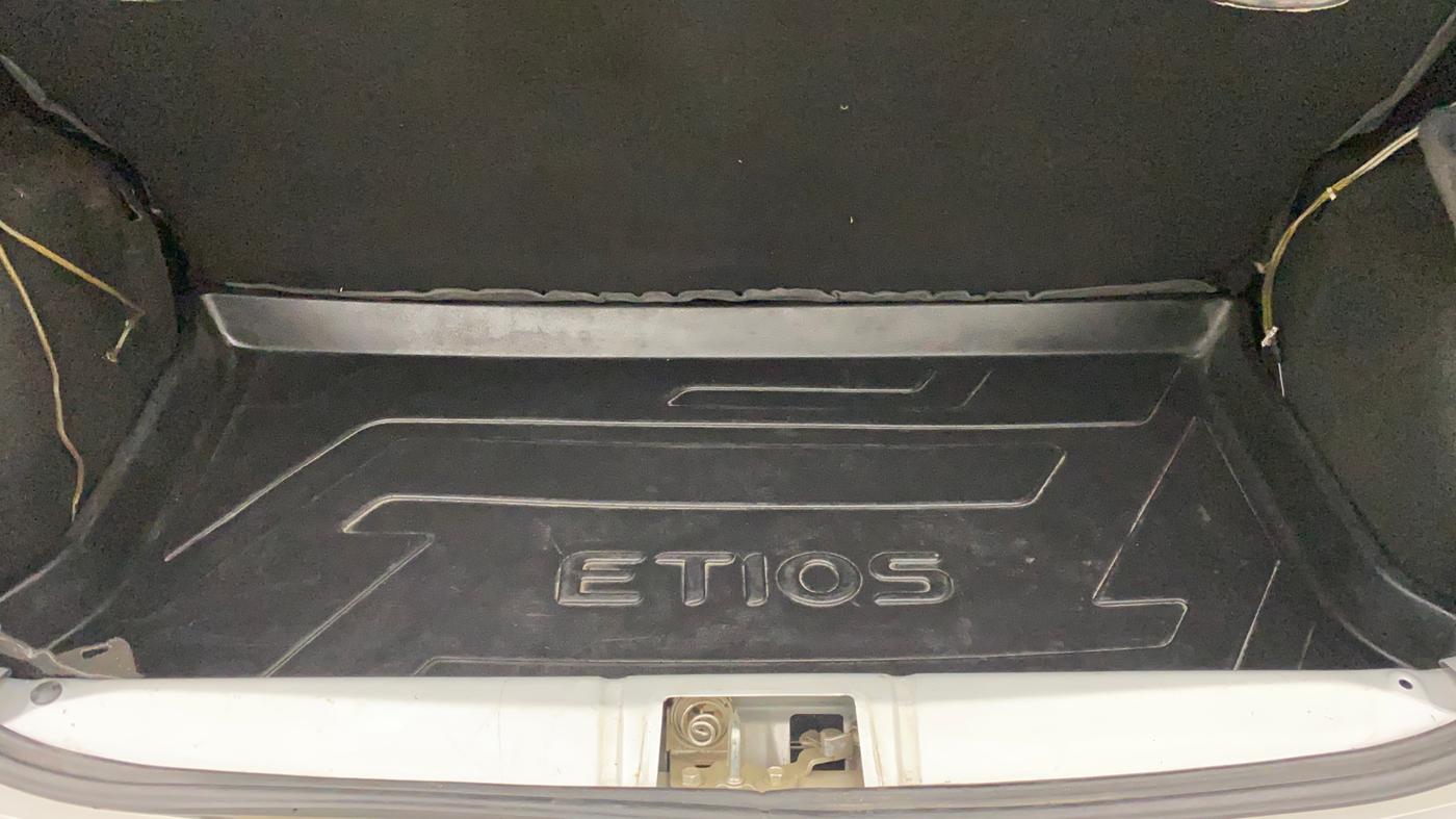 2012 Toyota Etios Liva GD, Diesel, Manual, 79,336 km, Boot Inside