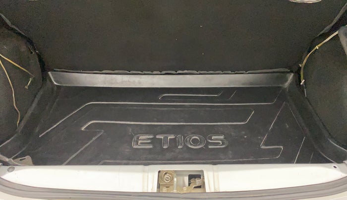 2012 Toyota Etios Liva GD, Diesel, Manual, 79,336 km, Boot Inside