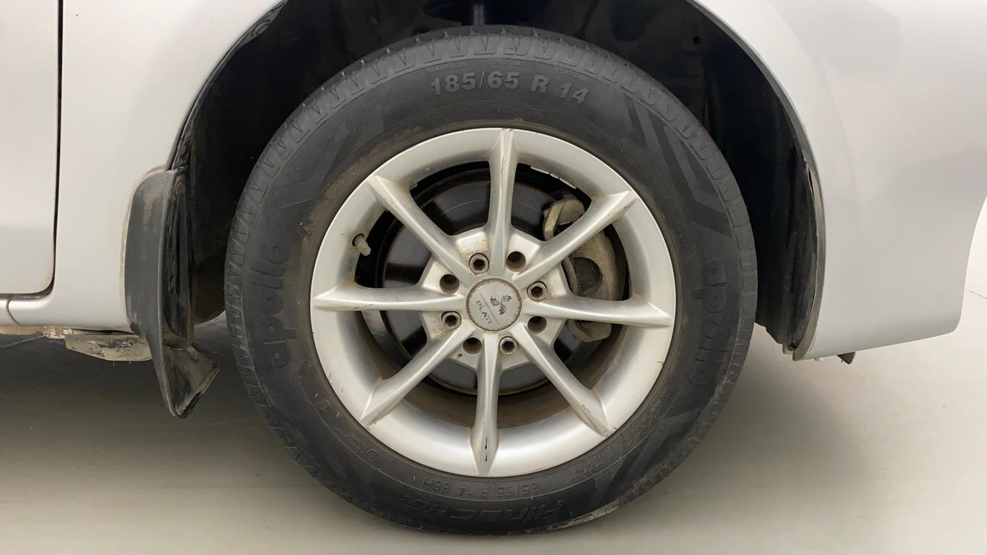 2012 Toyota Etios Liva GD, Diesel, Manual, 79,336 km, Right Front Wheel