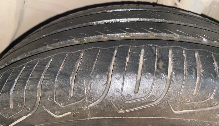 2016 Honda Amaze 1.2L I-VTEC S AT, Petrol, Automatic, 53,658 km, Left Front Tyre Tread