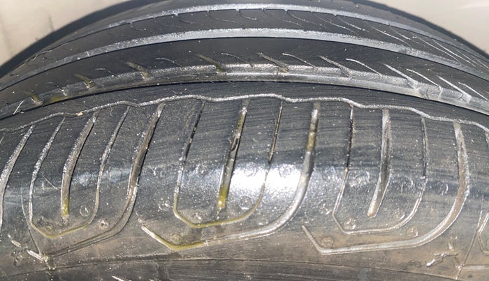 2016 Honda Amaze 1.2L I-VTEC S AT, Petrol, Automatic, 53,658 km, Right Front Tyre Tread