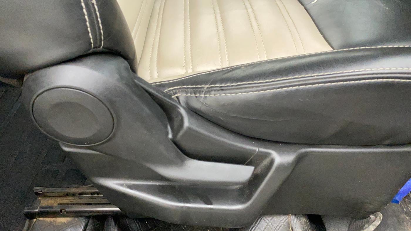 2021 Maruti New Wagon-R LXI CNG 1.0, CNG, Manual, 54,602 km, Driver Side Adjustment Panel