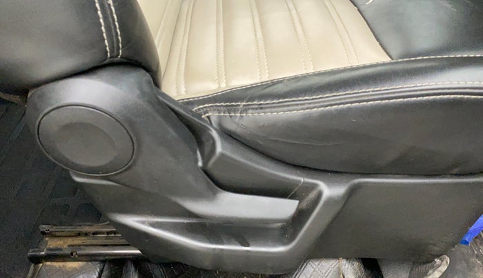 2021 Maruti New Wagon-R LXI CNG 1.0, CNG, Manual, 54,602 km, Driver Side Adjustment Panel