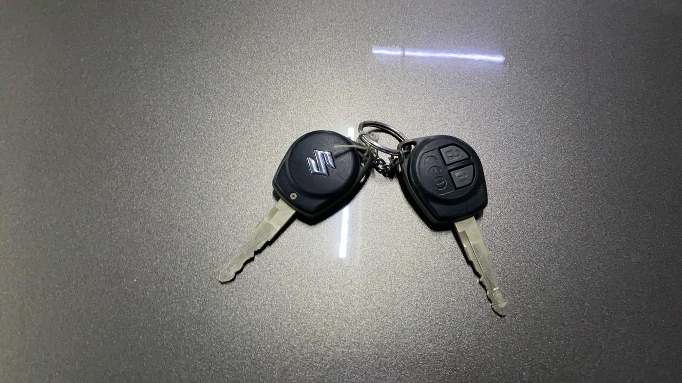 2019 Maruti Dzire VXI, Petrol, Manual, 46,563 km, Key Close Up