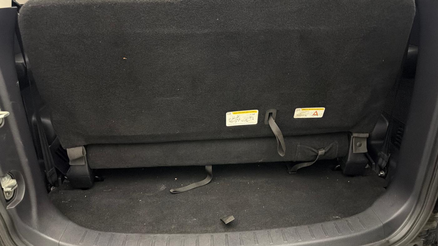 2023 Mahindra SCORPIO-N Z8 PETROL AT 7 STR, Petrol, Automatic, 1,00,822 km, Boot Inside