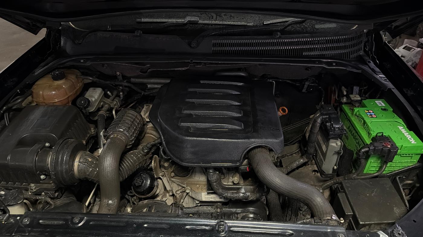 2023 Mahindra SCORPIO-N Z8 PETROL AT 7 STR, Petrol, Automatic, 1,00,822 km, Engine View