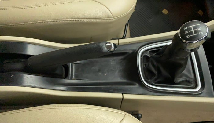 2017 Maruti Ciaz ZETA DIESEL 1.3, Diesel, Manual, 90,677 km, Gear Lever