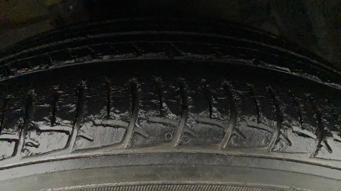 2017 Maruti Ciaz ZETA DIESEL 1.3, Diesel, Manual, 90,677 km, Left Front Tyre Tread