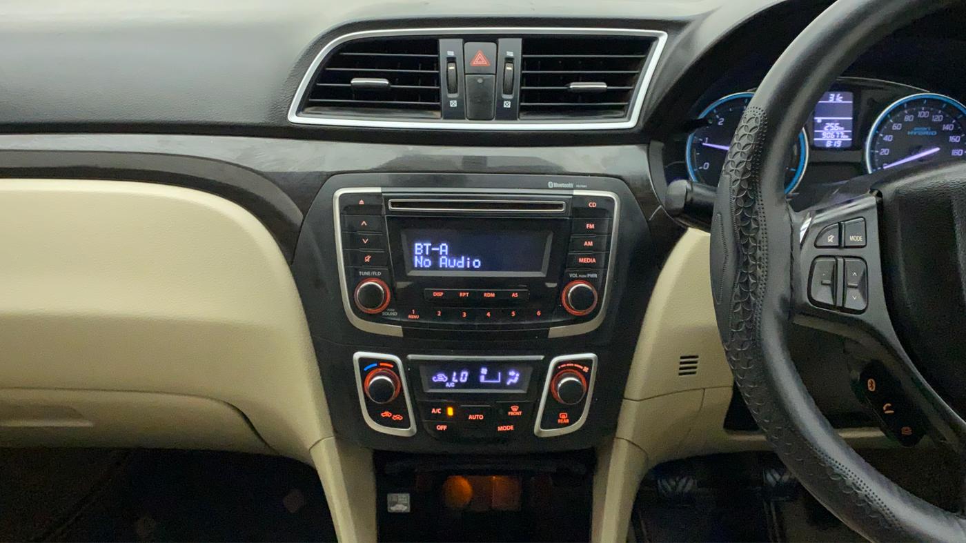 2017 Maruti Ciaz ZETA DIESEL 1.3, Diesel, Manual, 90,677 km, Air Conditioner