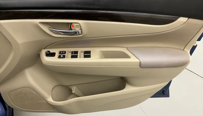 2017 Maruti Ciaz ZETA DIESEL 1.3, Diesel, Manual, 90,677 km, Driver Side Door Panels Control