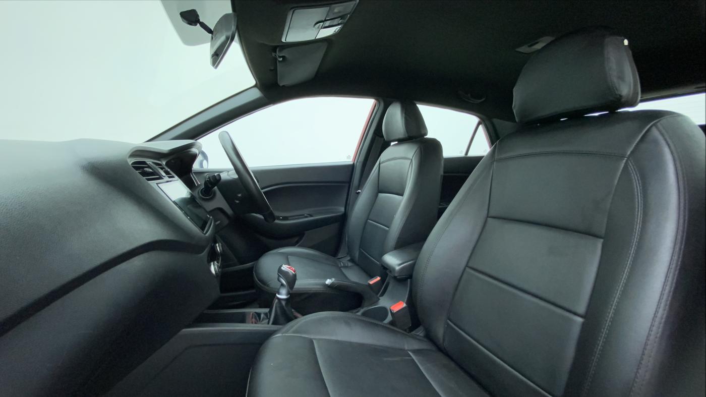2018 Hyundai Elite i20 ASTA 1.4 CRDI DUAL TONE, Diesel, Manual, 1,18,522 km, Right Side Front Door Cabin
