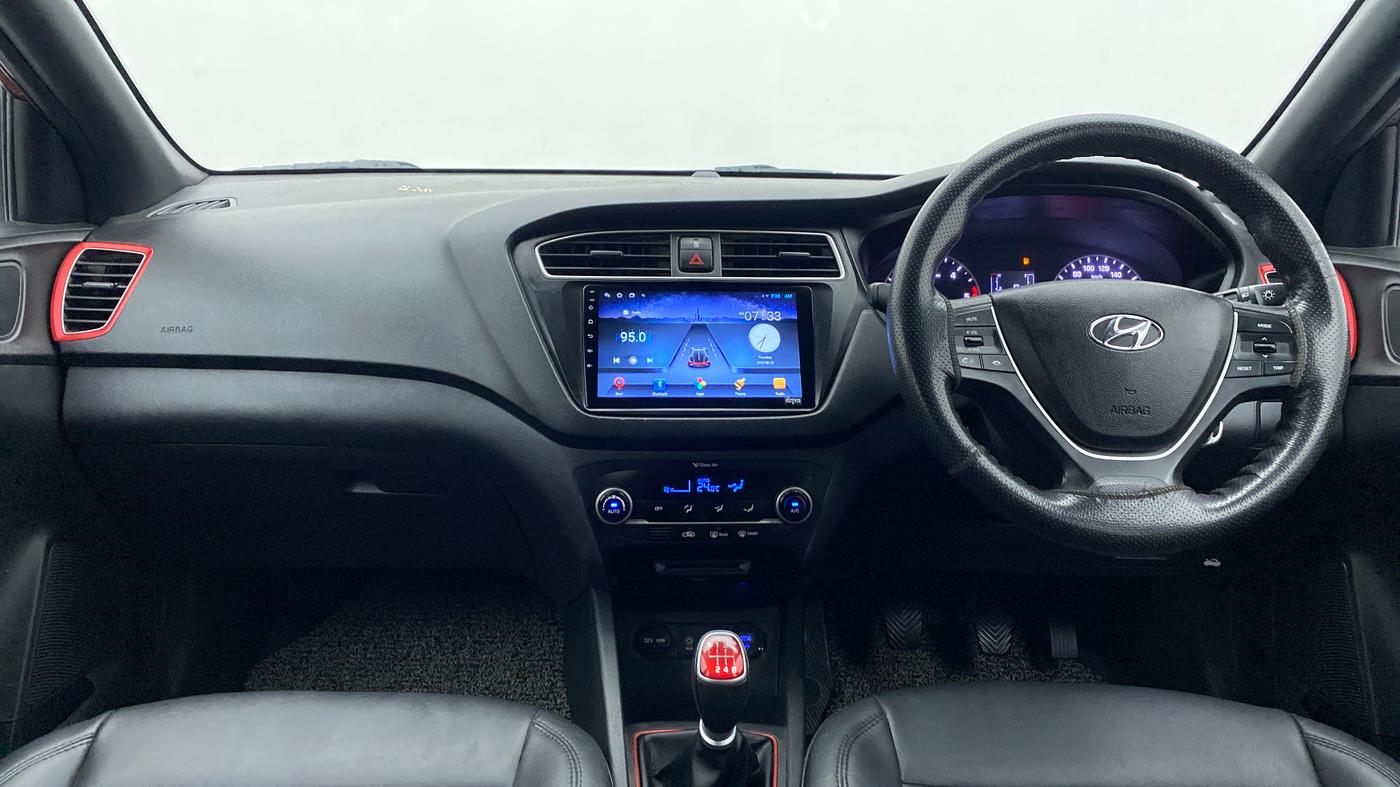 2018 Hyundai Elite i20 ASTA 1.4 CRDI DUAL TONE, Diesel, Manual, 1,18,522 km, Dashboard