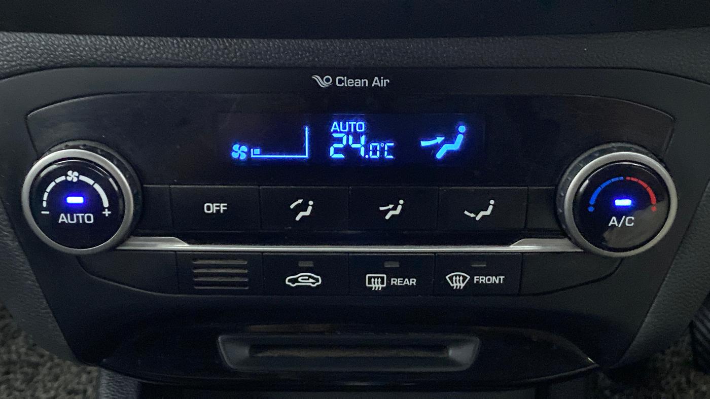 2018 Hyundai Elite i20 ASTA 1.4 CRDI DUAL TONE, Diesel, Manual, 1,18,522 km, Automatic Climate Control