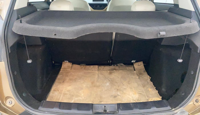 2022 Tata NEXON XZA PLUS (PREMIUM) DIESEL JET, Diesel, Automatic, 58,990 km, Boot Inside