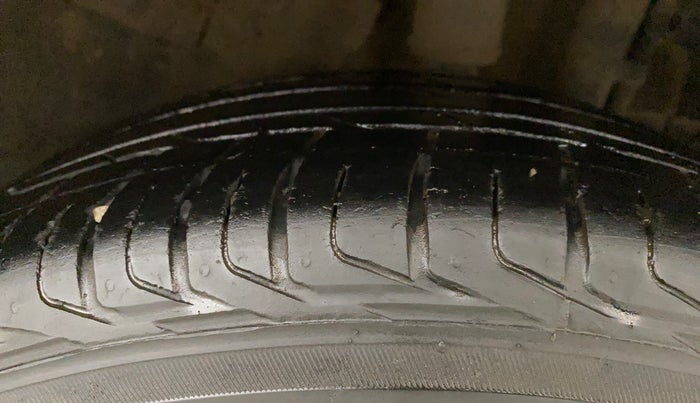 2022 Tata NEXON XZA PLUS (PREMIUM) DIESEL JET, Diesel, Automatic, 58,990 km, Left Rear Tyre Tread