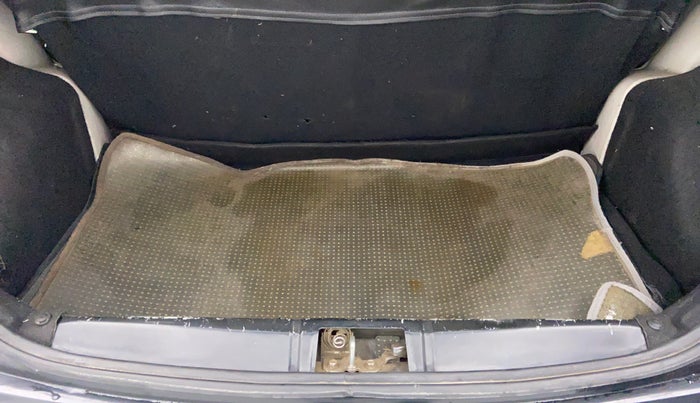 2011 Toyota Etios Liva G SP, Petrol, Manual, 48,807 km, Boot Inside