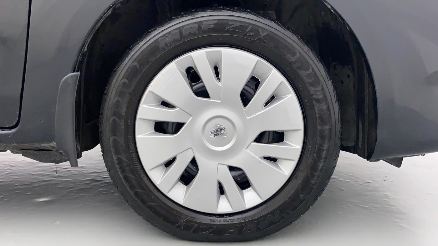 2011 Toyota Etios Liva G SP, Petrol, Manual, 48,807 km, Right Front Wheel