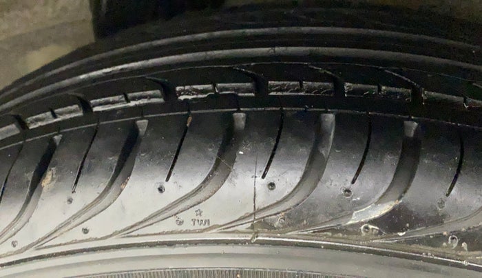 2011 Hyundai i20 MAGNA 1.2, Petrol, Manual, 75,146 km, Left Rear Tyre Tread