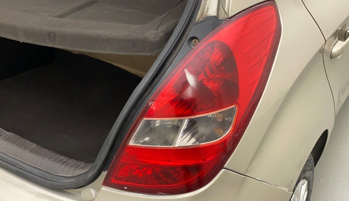 2011 Hyundai i20 MAGNA 1.2, Petrol, Manual, 75,146 km, Right tail light - Minor scratches